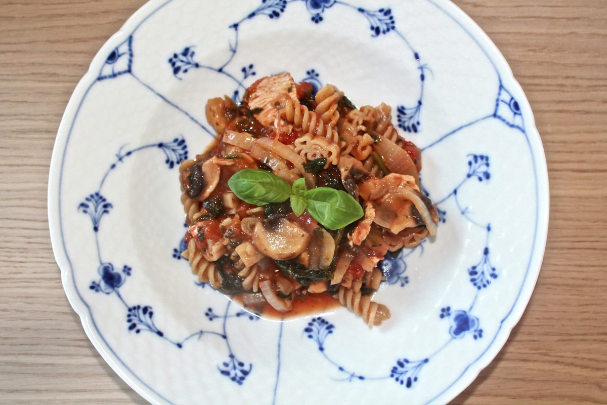 One Pot Pasta Med Kylling, Spinat Og Champignon